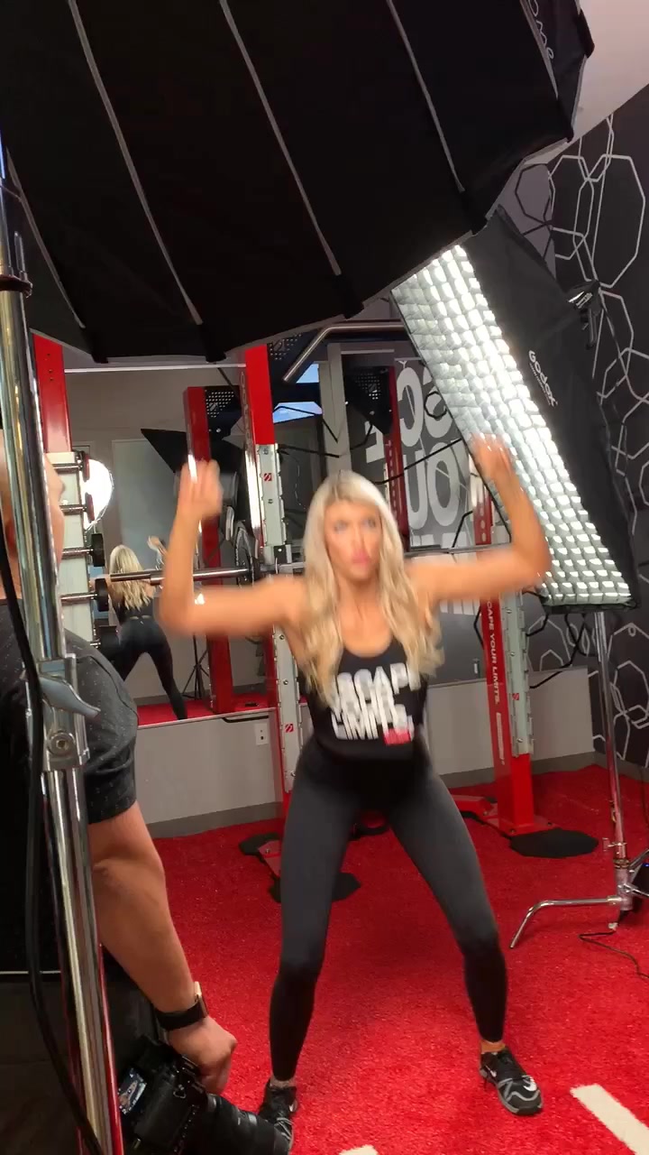 @shaniesmash