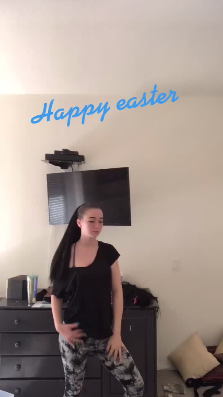 @LizzieG
