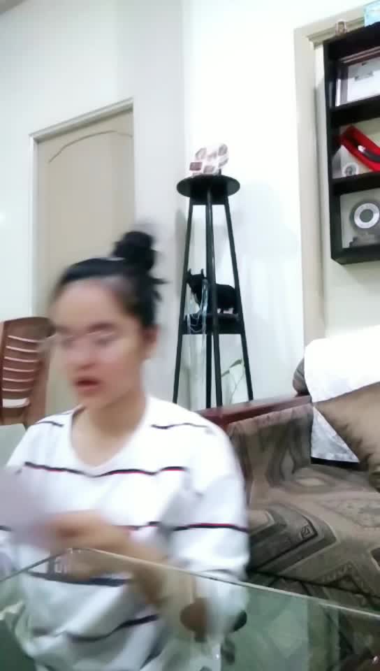@Emily_123