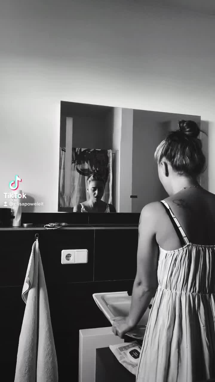 @Elisa