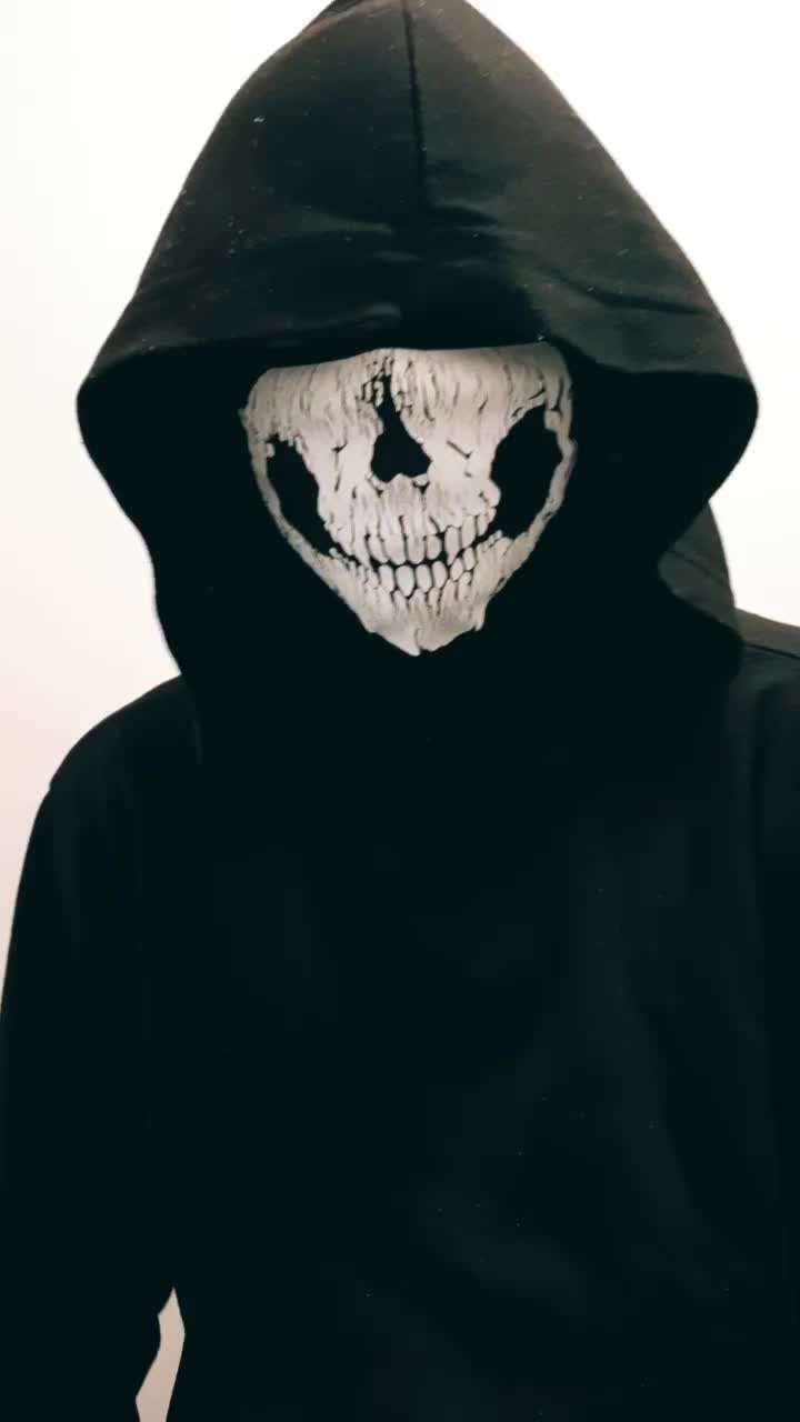 @UndeadCosplayer