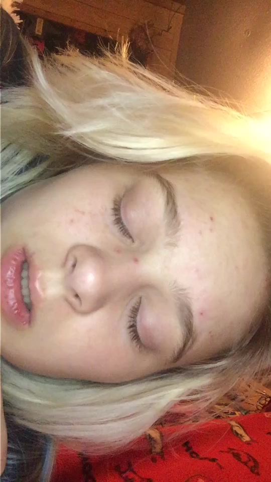@deѕѕι👑