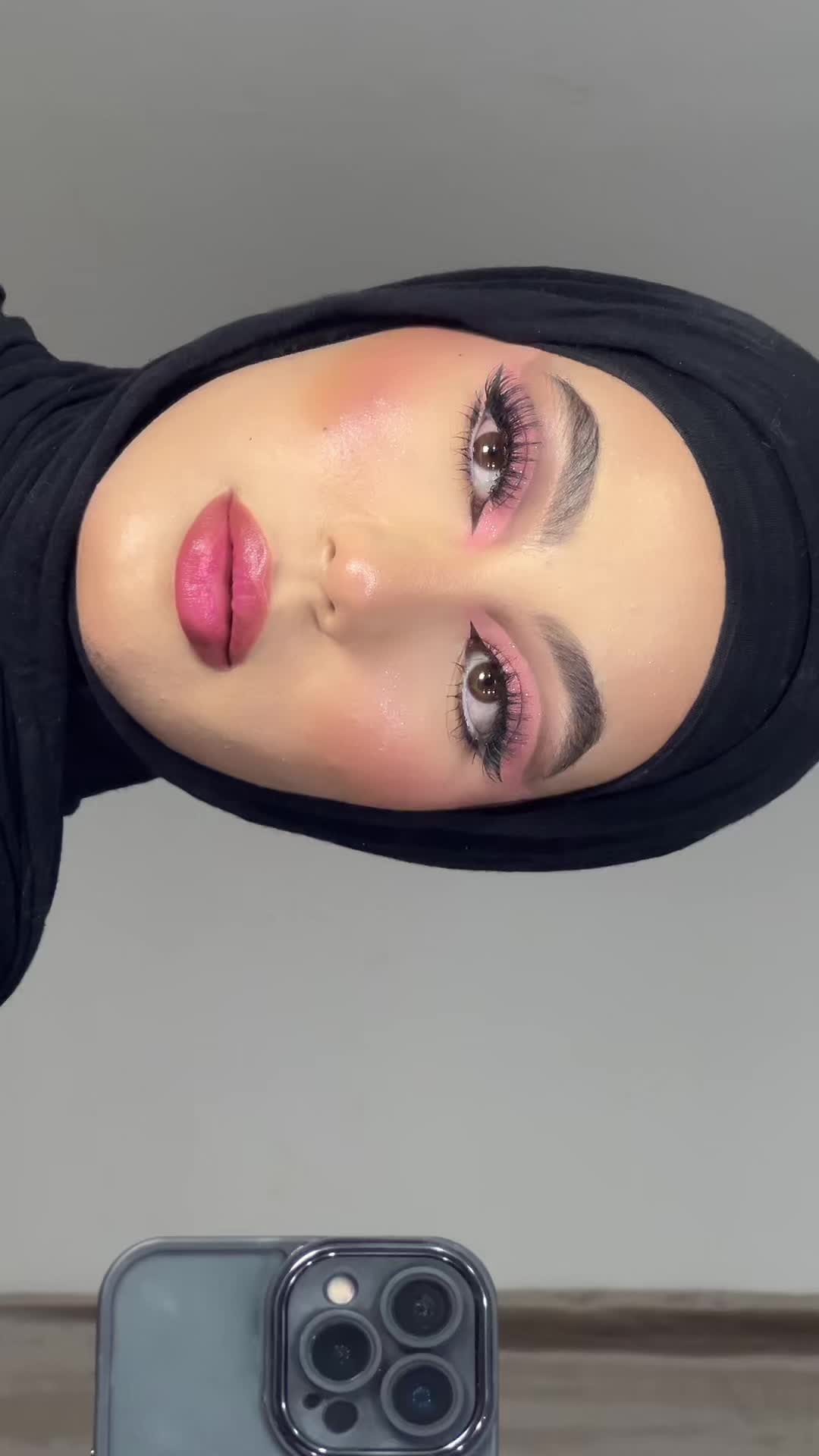@Makeup artist ملك