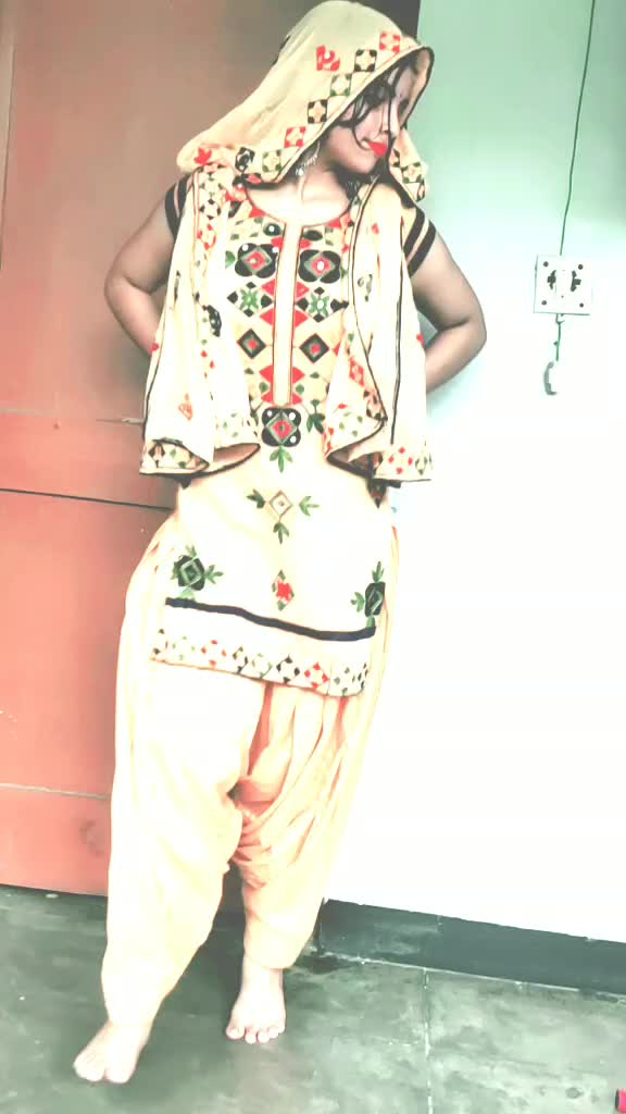 @Aliya Pandey