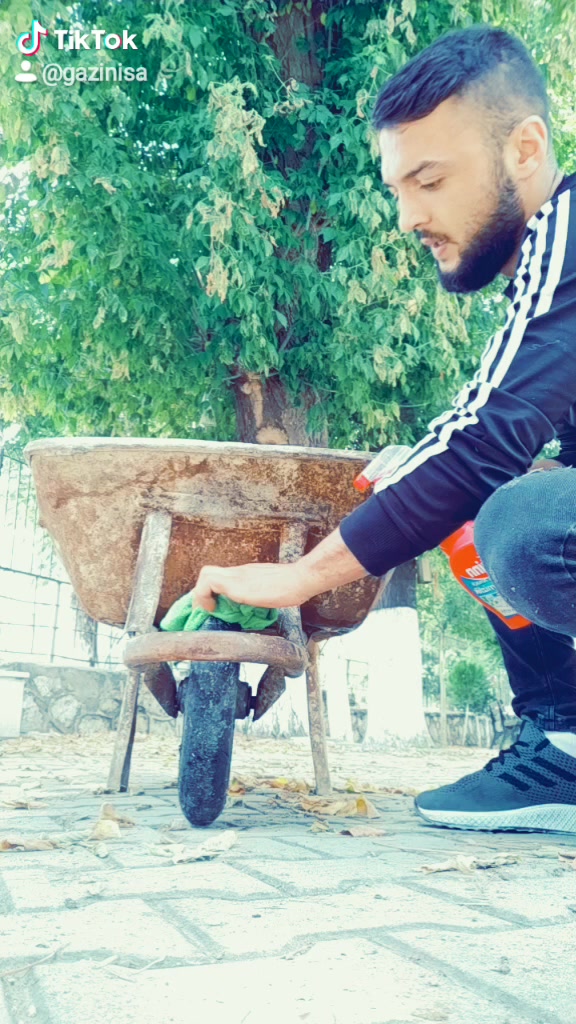 @Gözlüklü Adam