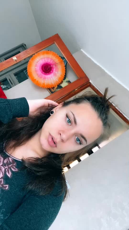 @Angélina