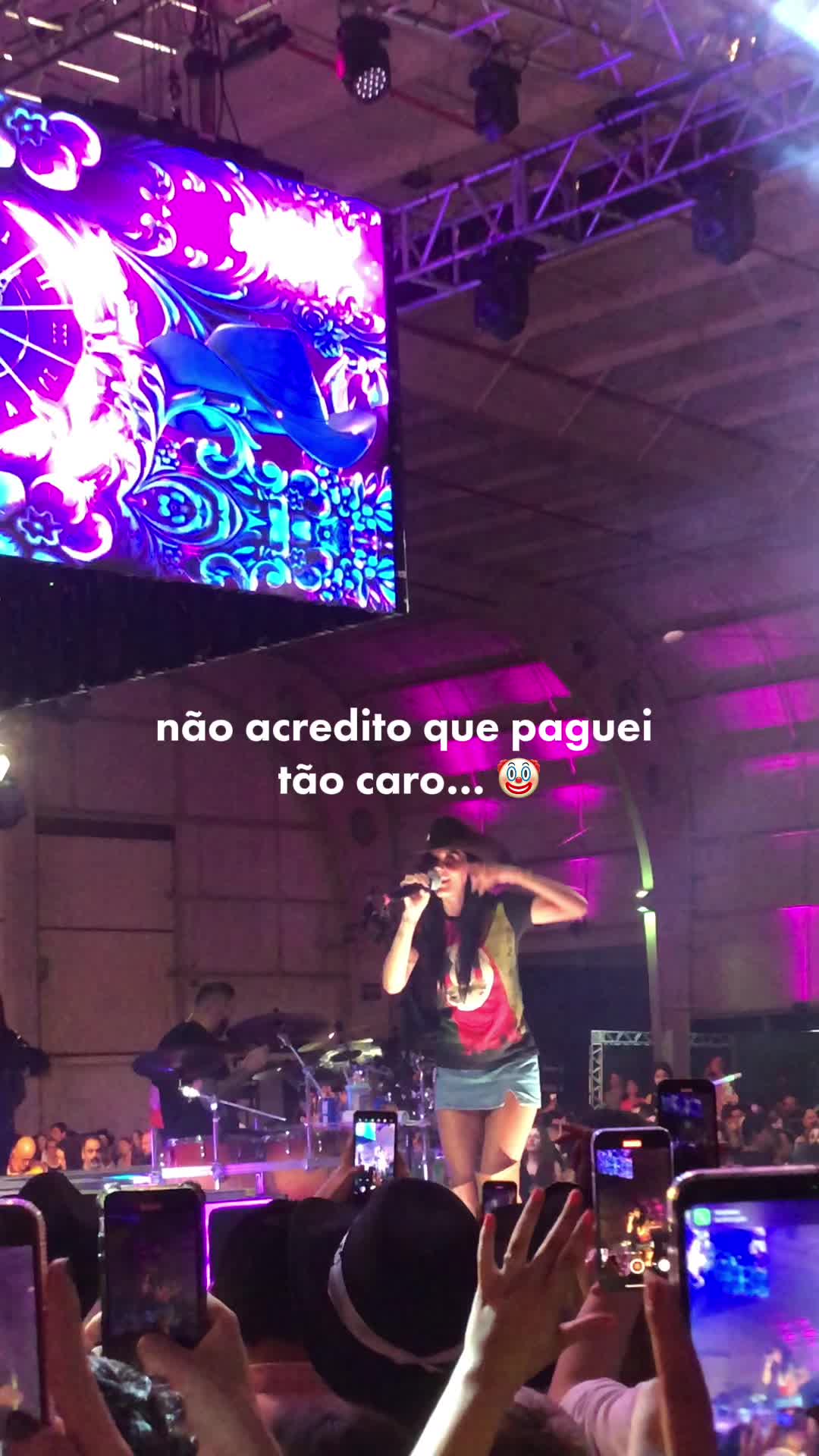 @Thauana