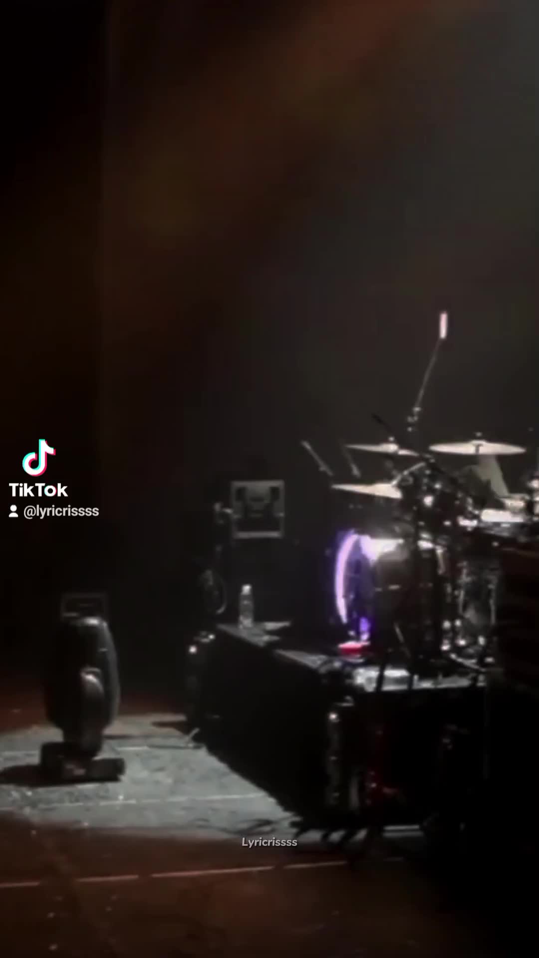 @Lyricrissss