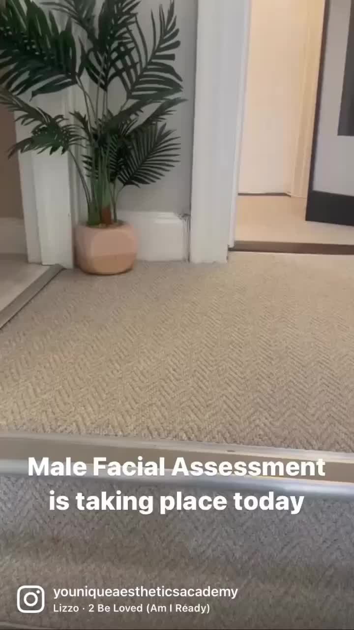 @youniqueaestheticacademy