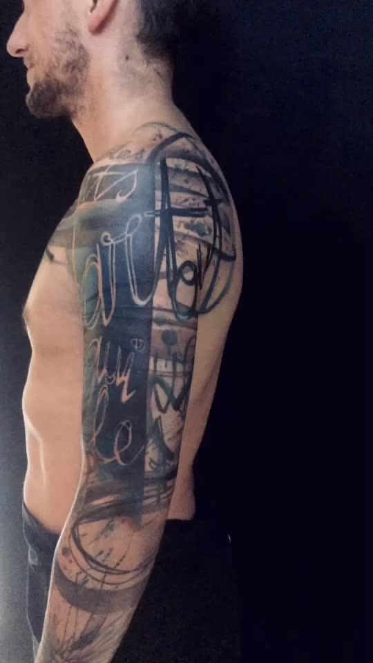 @bellybutton_tattoo