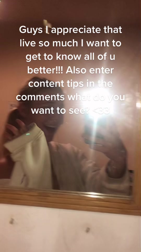 @🧚🏼&zwj;♂️