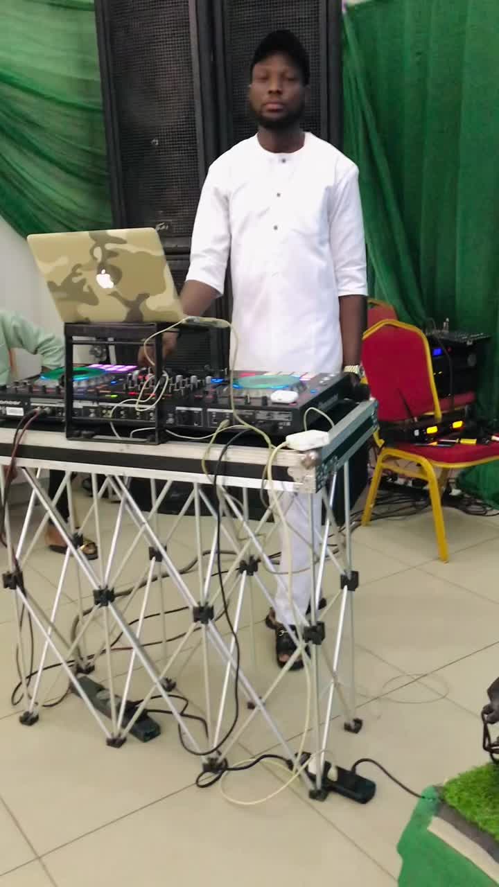 @thedjwithdvibe