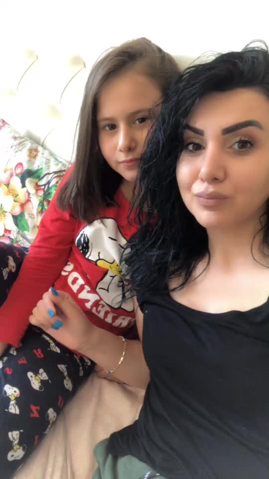 @Derenimom