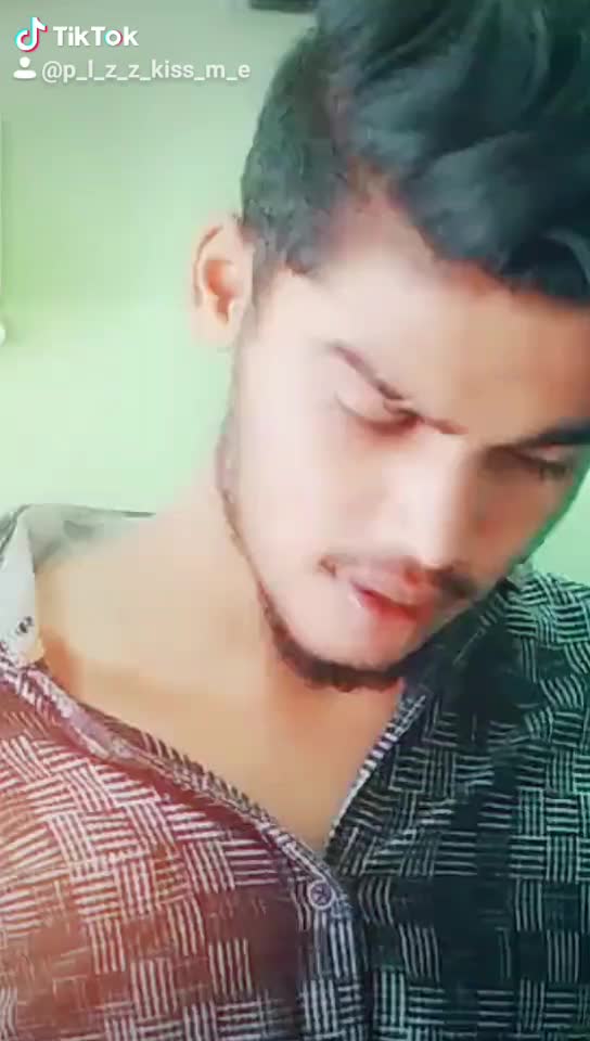 @p_l_z_z_kiss_m_e