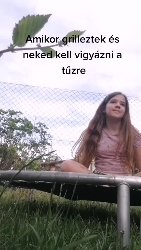 @R&eacute;ka Moln&aacute;r