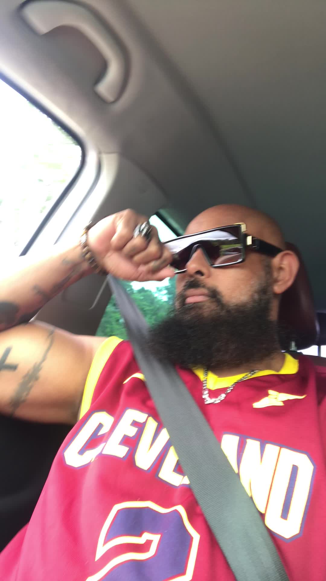 @Gildo(big beard)