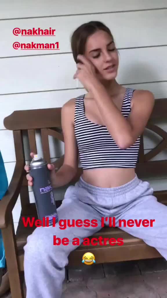 @Fanpage Emily Feld