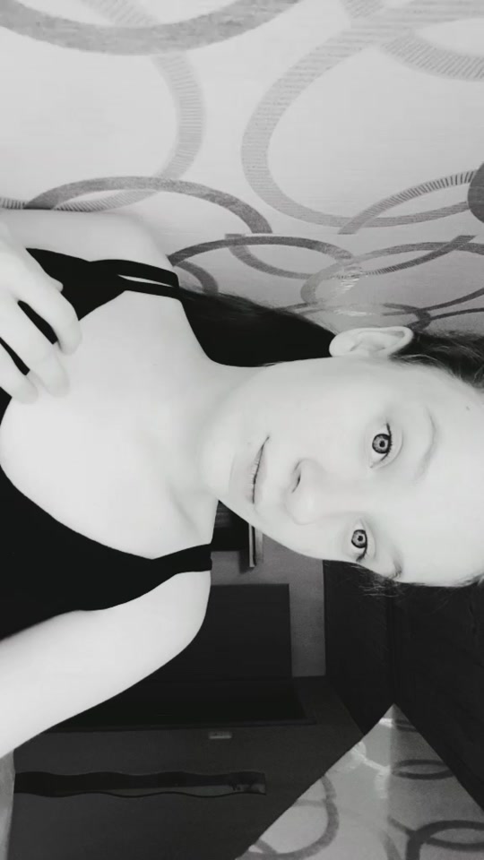 @liz.hkr