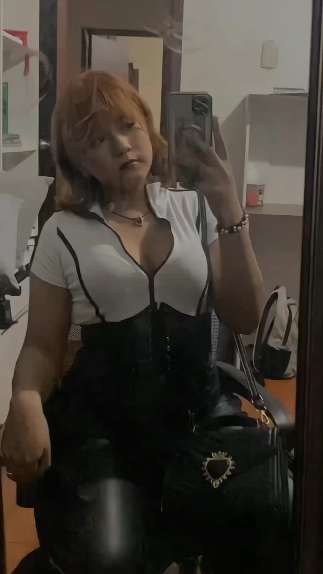 @Mel 𖤐