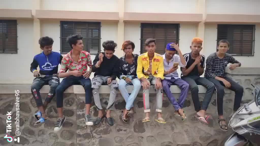 @👅_vaibhav___