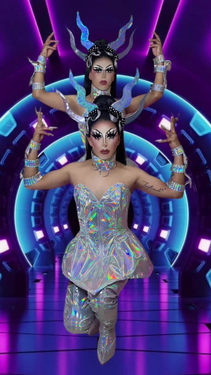 @The drag twins