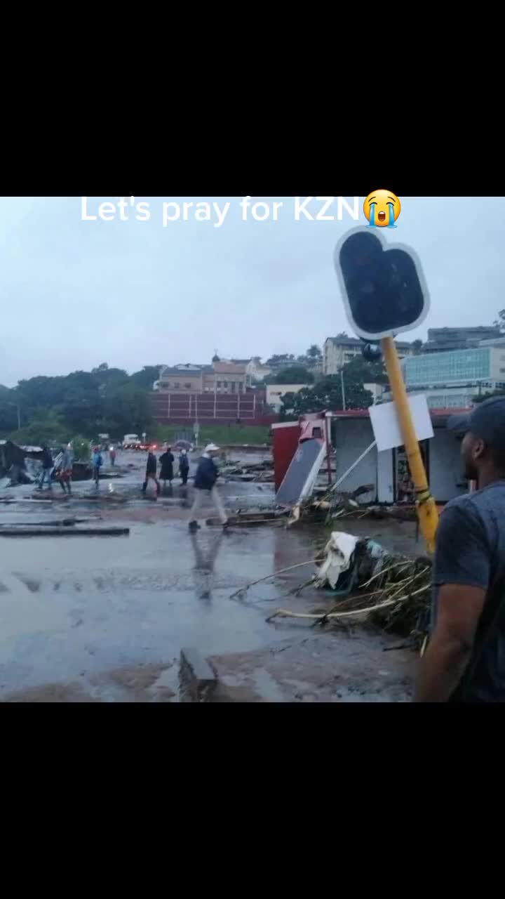 @YT: KRISIEY LOUW