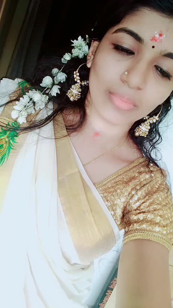 @charuu_zzzzz