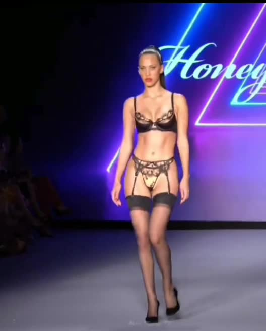 @Nylons Models