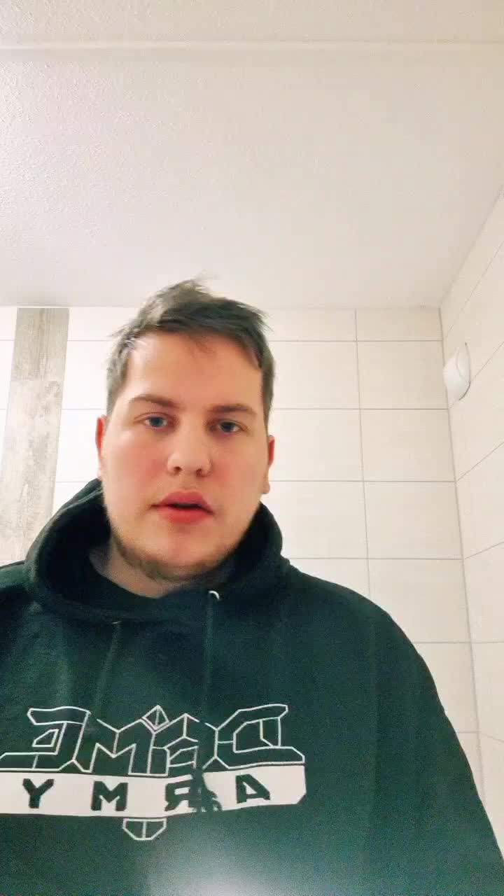 @Schniggo