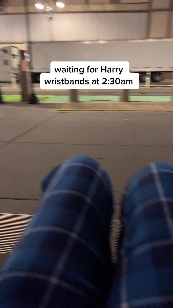 @kiwikeeweee
