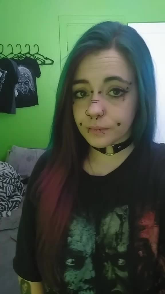 @ZombieGirl✨