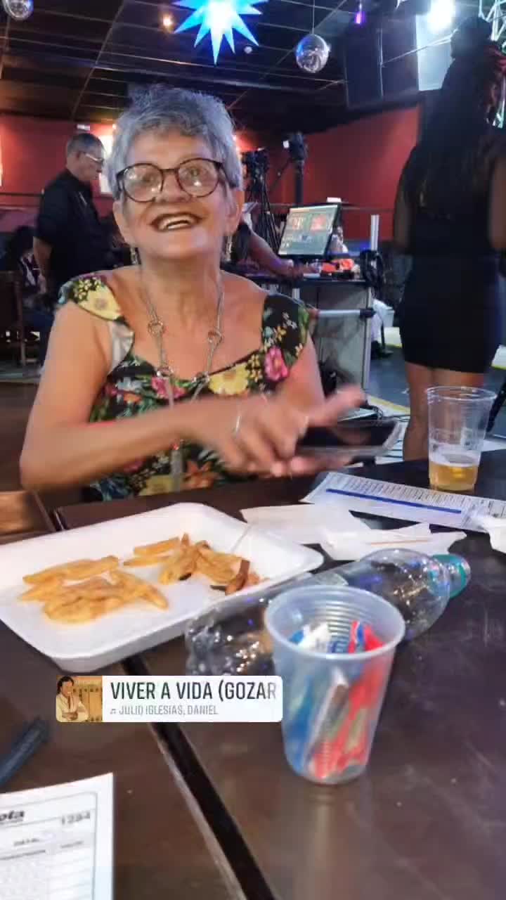 @Em&iacute;liaMariaMartinsDeOliveira