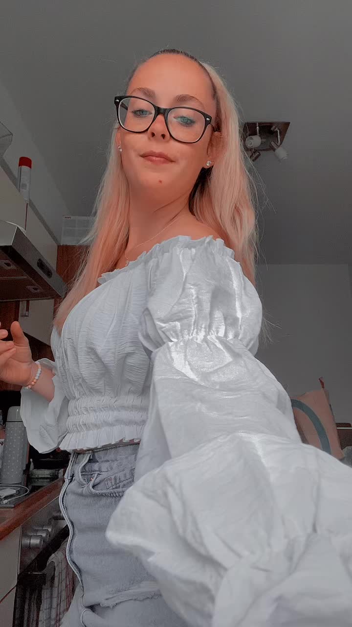 @𝒞𝑒𝓁𝒾𝓃𝑒💗💗