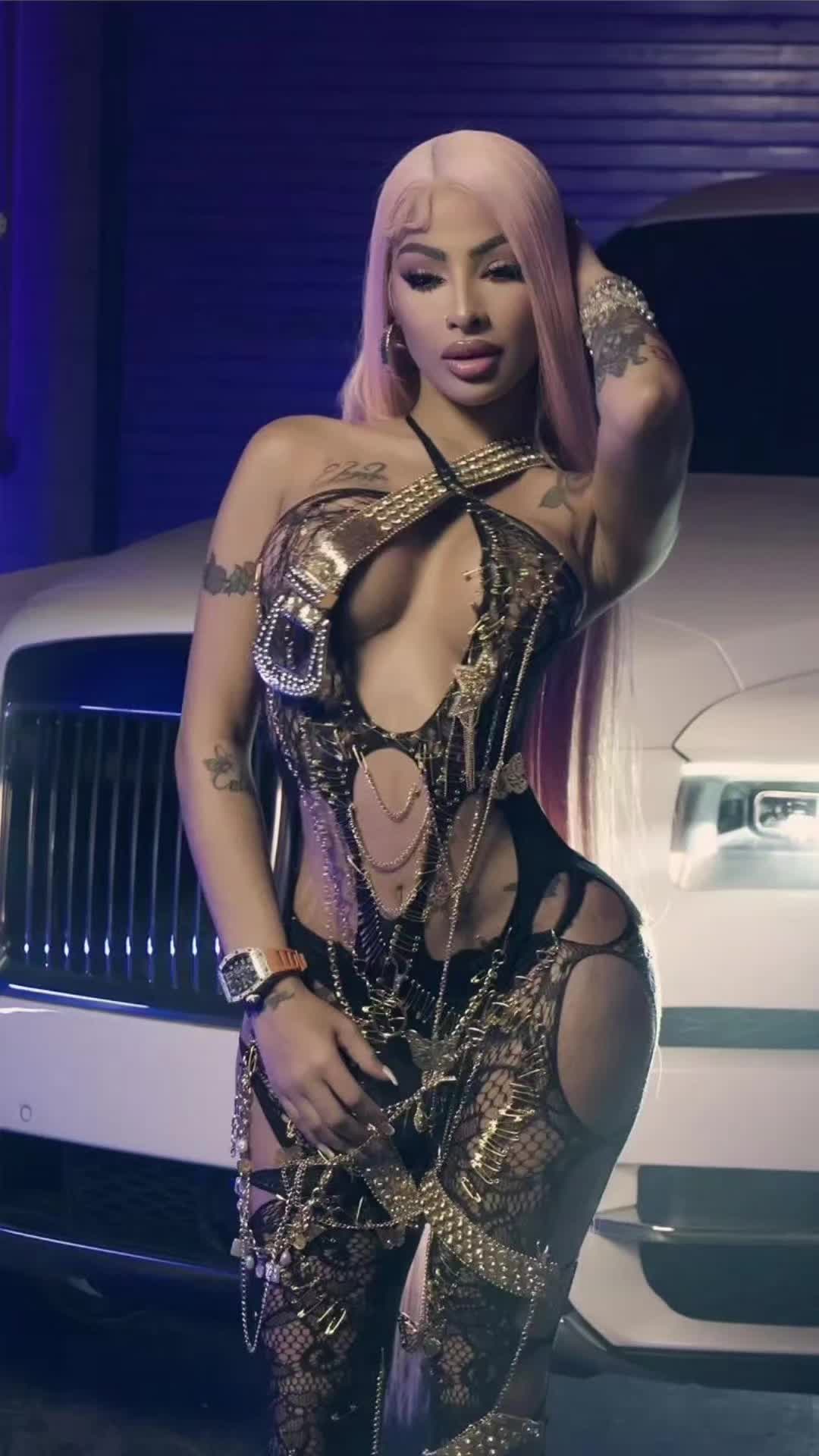 @JustlaJ