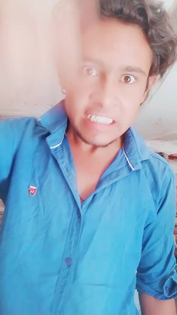 @Aap ka filam hero 😎