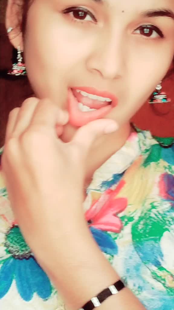 @Ķăvýå Ğõwđă😎❤