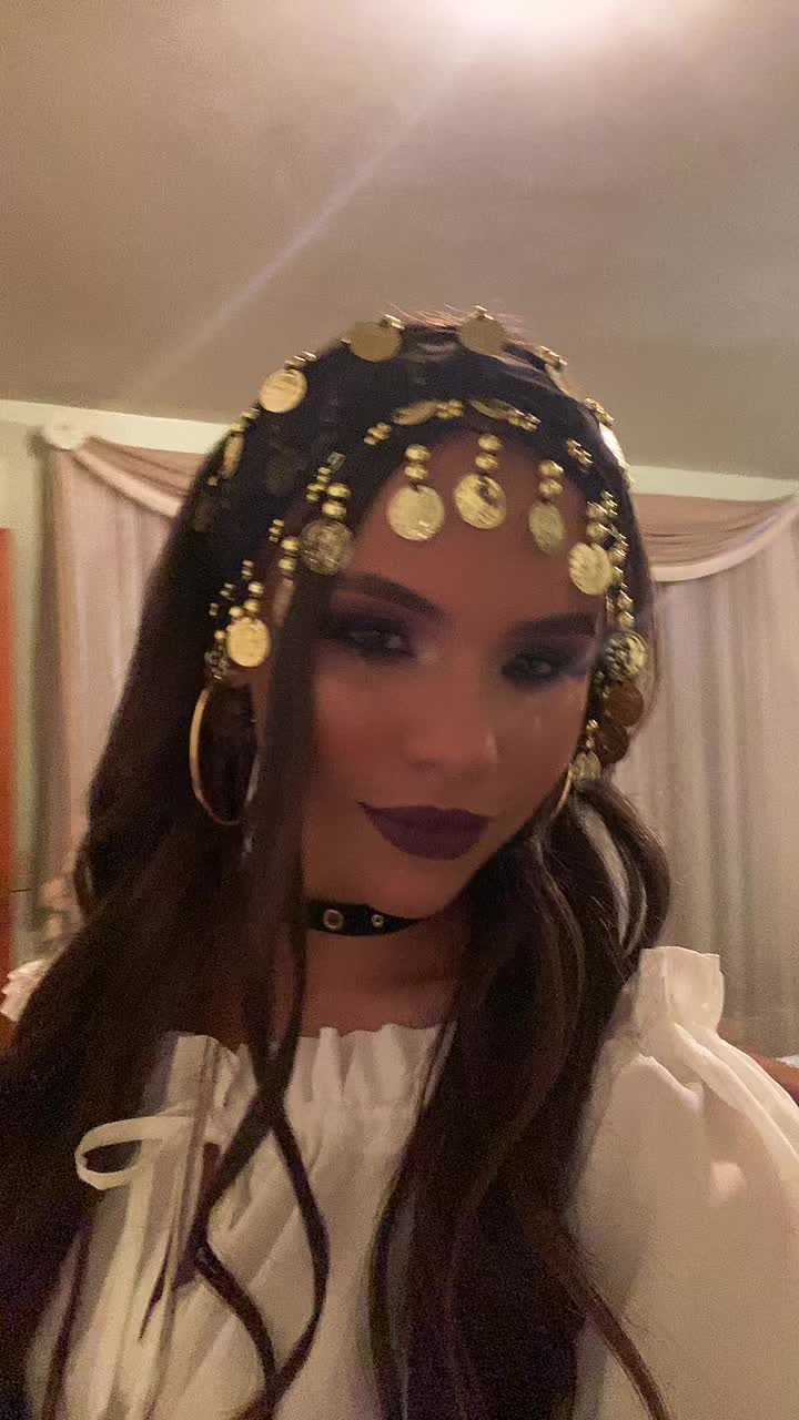 @🦧💋♟️🏮🐝🍄🪐🍒