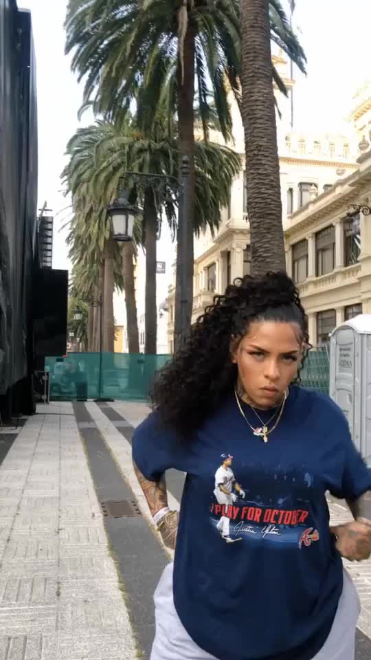@laeterna__