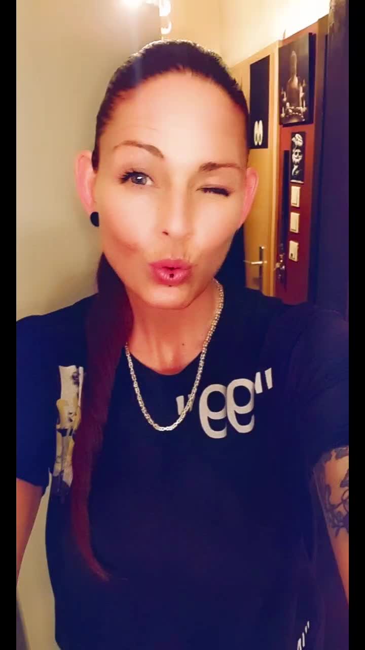 @Krizze