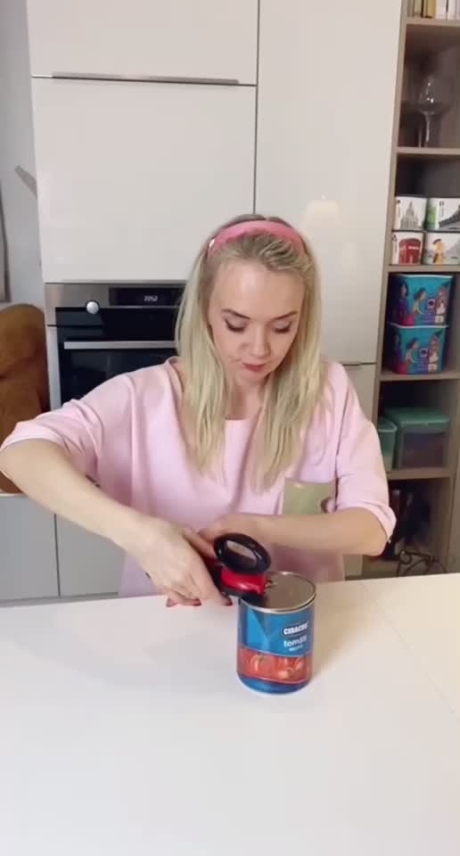 @Elena Kuzmishkina