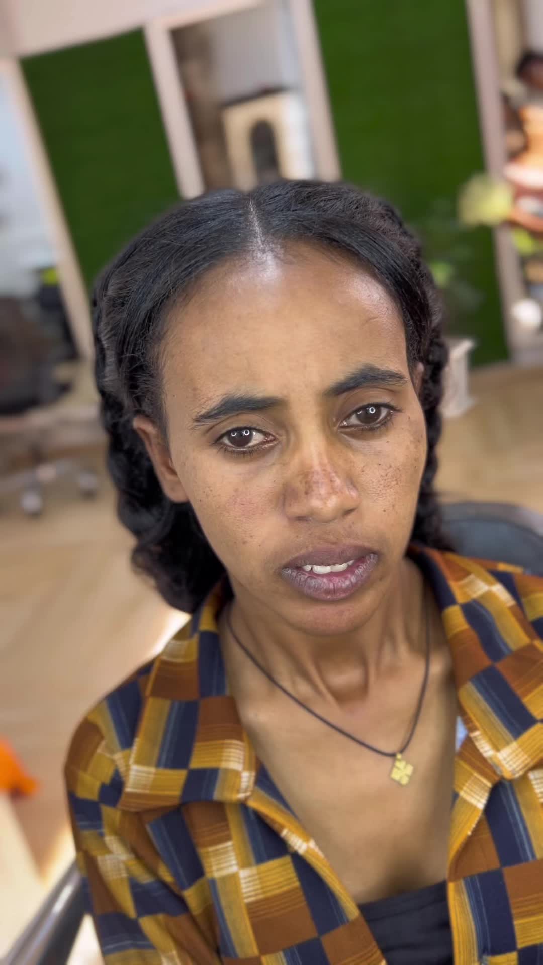 @Tommysimple-make up ትንሿ salon