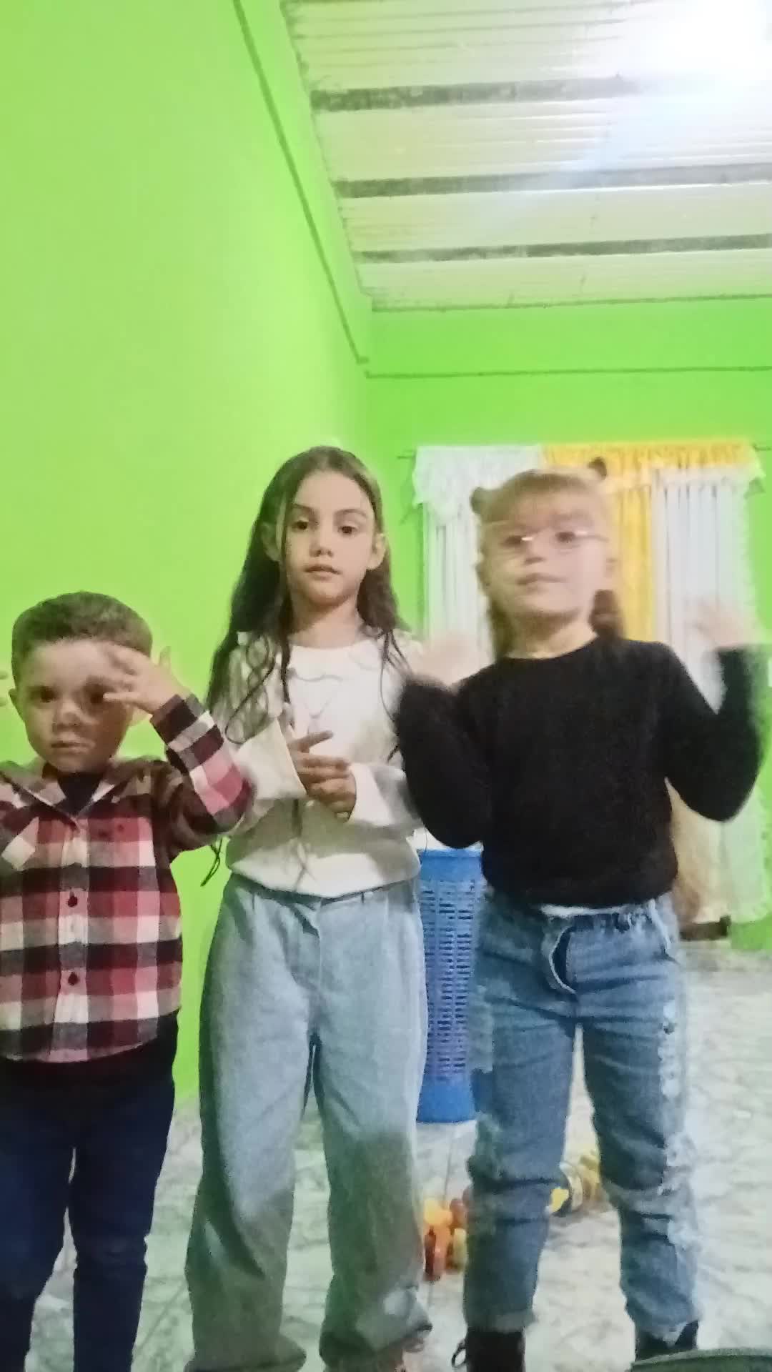 @user25296123374