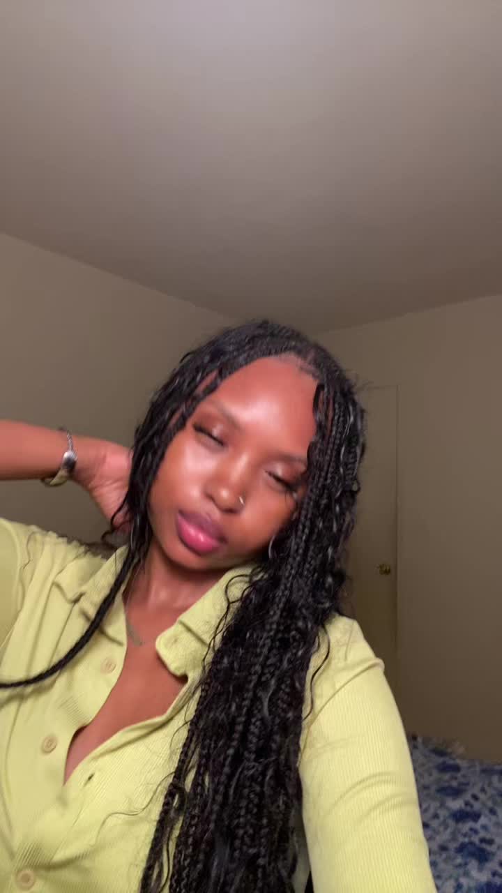 @Ayesha👁️