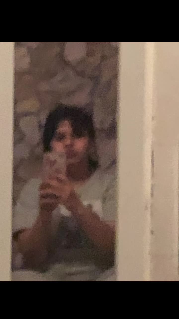 @What you lookin at? 🧋