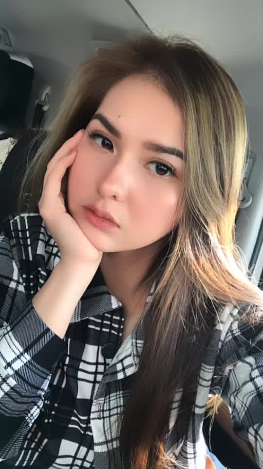 @@itsjulieanne_ on Instagram