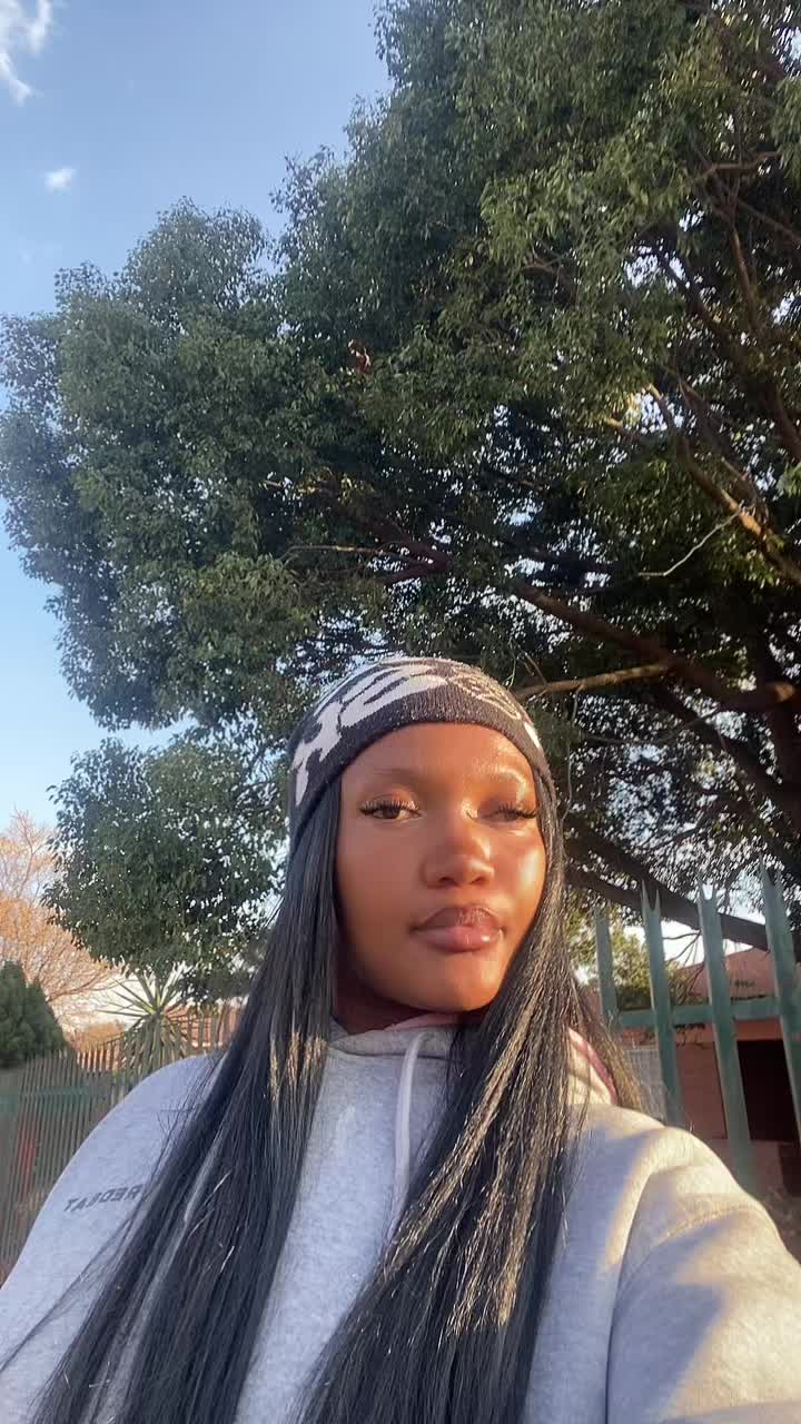 @thethronee