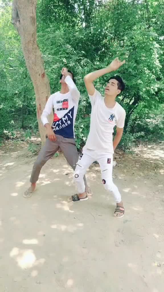 @yaaro ki yaaro👬