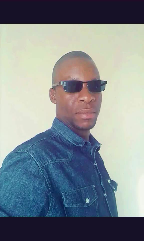 @Cde Ras Thuso