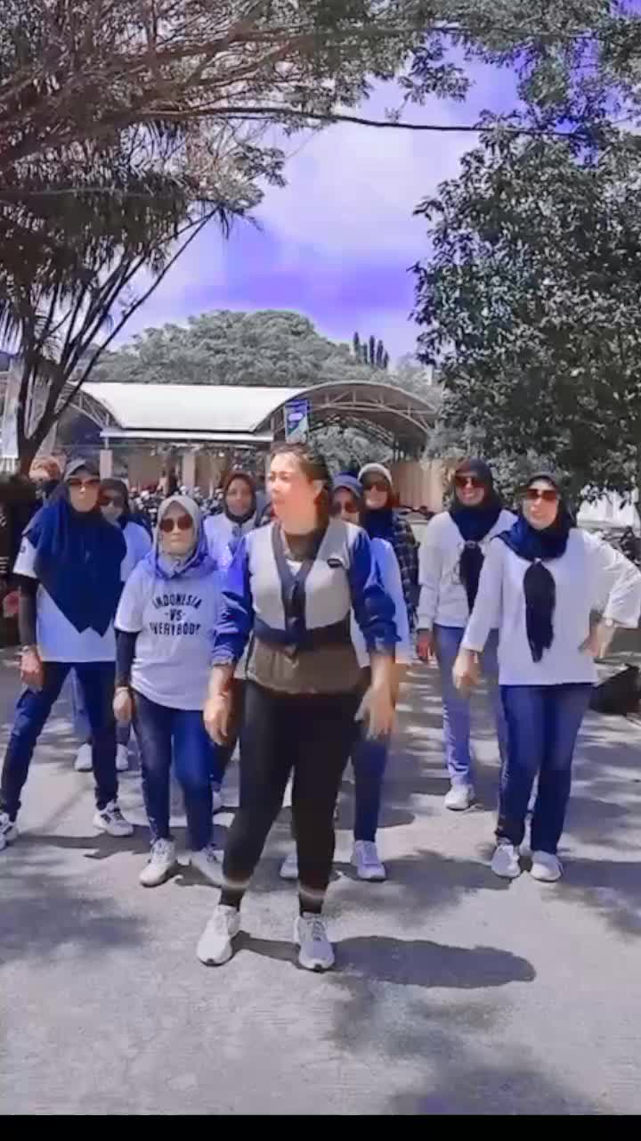 @L3n4L33