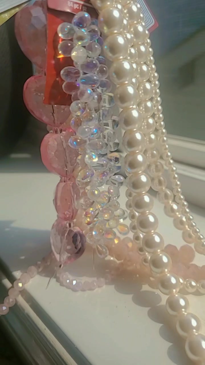 @the.cloudy.crystals